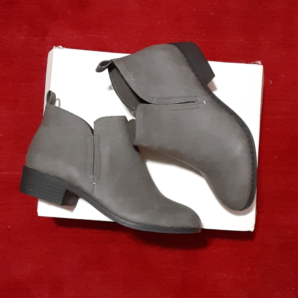 Cute booties - Picture 3 of 4